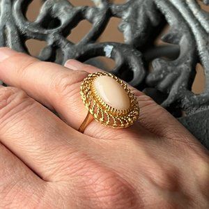 18kt gold coral filigree ring, sz 6.5